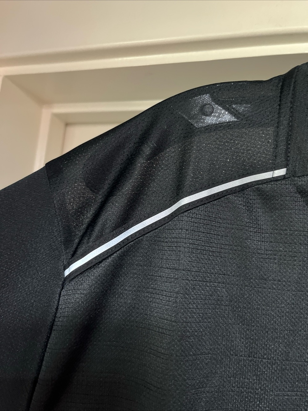 Mens XL Nike Dri-FIT Miler Running Short Sleeve Shirt Black Mesh New AJ7565-010 - Picture 5 of 14